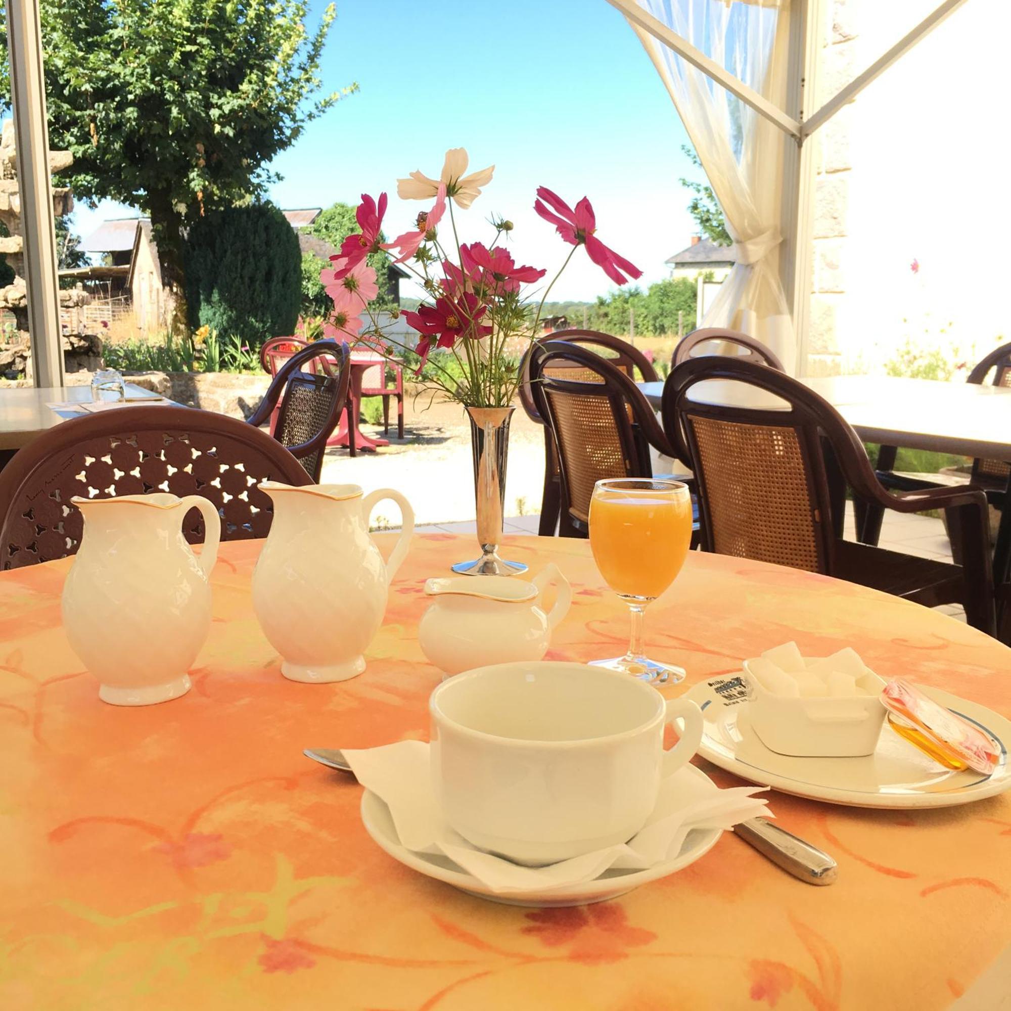 Logis Relais Des Monedieres Seilhac Экстерьер фото